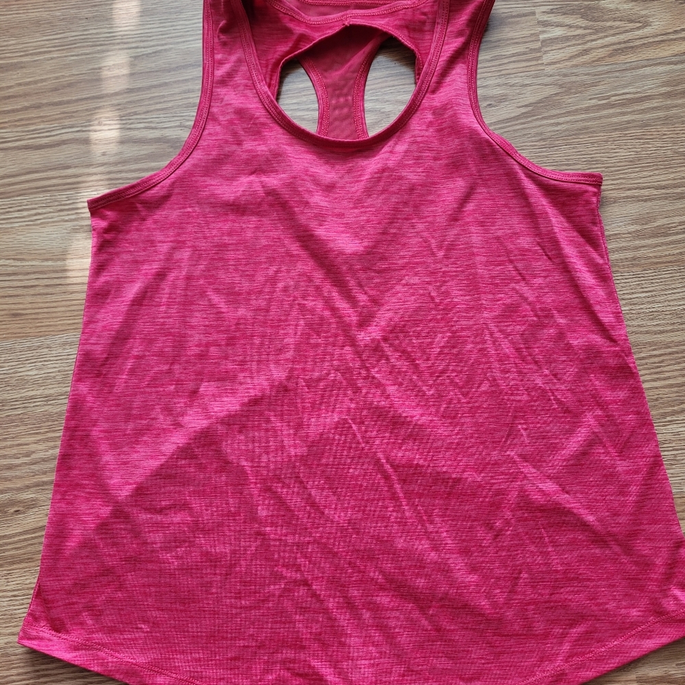 2/$20 NWOT. Ladies tank top
